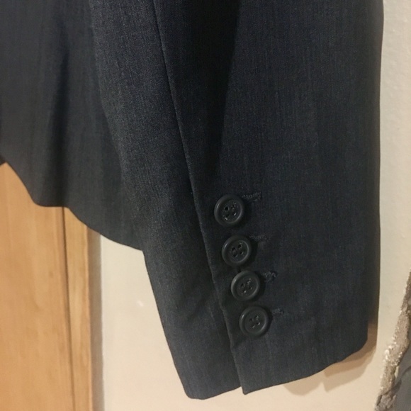 Daisy Fuentes Size 14 Gray Suit Jacket - Picture 2 of 6